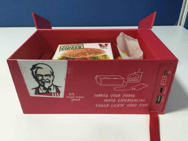 เจ๋งอ่ะ!KFCผุดไอเดียกล่องอาหารชาร์จมือถือได้(มีคลิป)