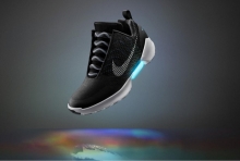 Nike เริ่มโปรโมท “รองเท้ารัดเชือกอัตโนมัติ” เชื่อมต่อกับสมาร์ทโฟน(คลิป)