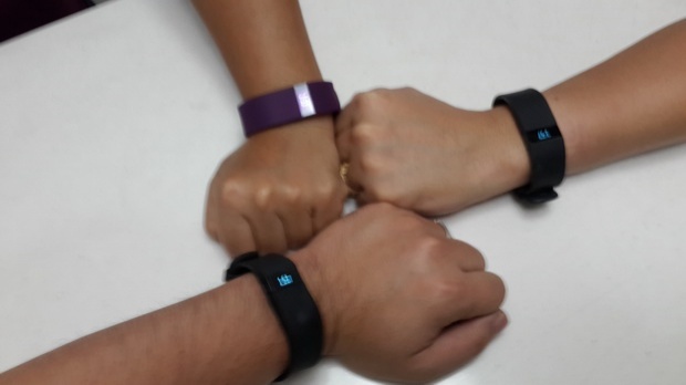 รีวิว Fitbit สายรัดข้อมือเพื่อสุขภาพ