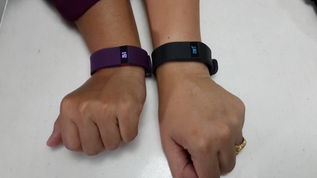 รีวิว Fitbit สายรัดข้อมือเพื่อสุขภาพ