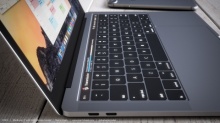 สื่อนอกคอนเฟิร์ม MacBook Pro ดีไซน์ใหม่มาพร้อม Touch ID 