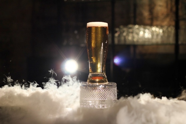 น้ำแข็งหลบไป Igloo Glass แก้วที่จะทำให้เบียร์เย็นตลอดเวลา